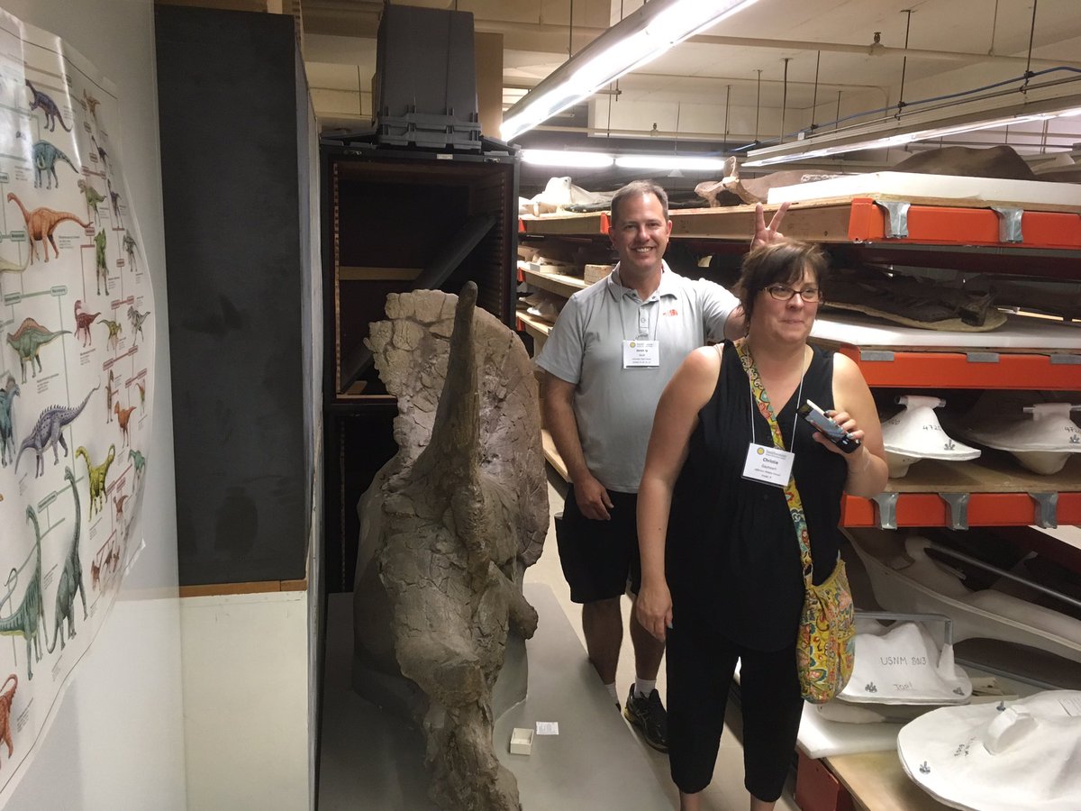 chemwolfj's tweet photo. Backstage at the museum of natural history. Thanks @SmithsonianScie #Sseats17 https://t.co/wdXRexpFAA
