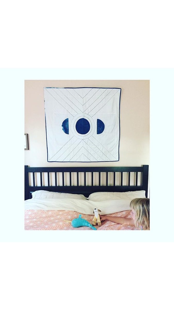FikaCraft's tweet photo. #Eclipse2017 Eclipse Quilt no.3 #bedroominspo #walldecor https://t.co/JcARpfiK4E