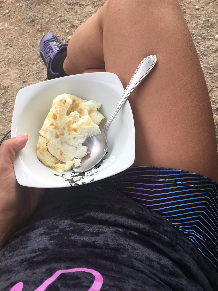 ItsHerSPOTLIGHT's tweet photo. Egg Whites for Breakfast! #CutCycle #TimeToGetLean https://t.co/qyBkdwvAJq