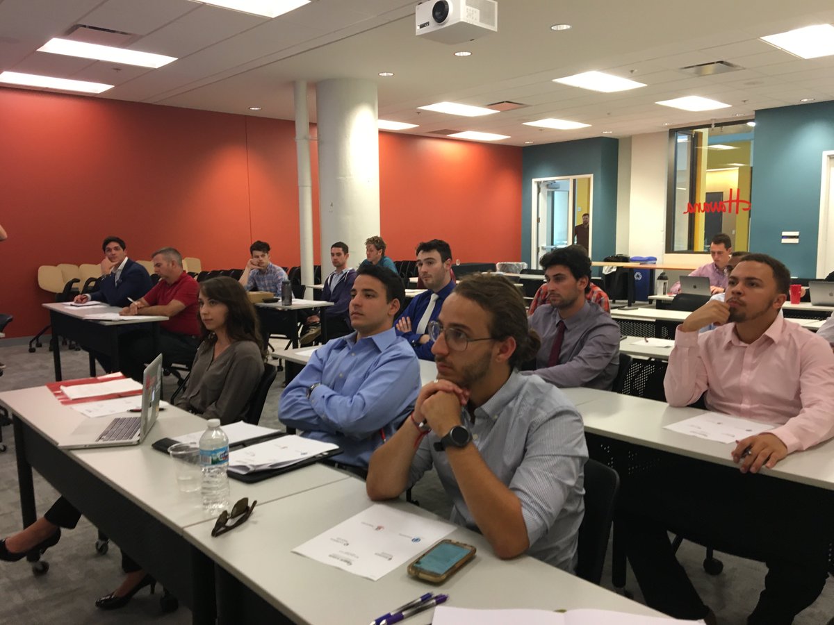 UMSL_EIC's tweet image. The #amerenaccelerator #interns have been matched w/ their #energstartups! Follow us to see their journeys together #umlaccelerate #ameren