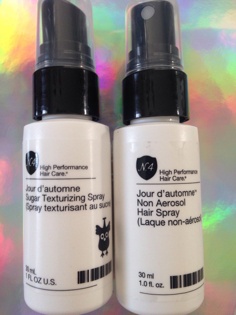 vanaisse's tweet photo. @BirchboxFR 3 ans d'abo et 1er doublon dans une box produit déjà reçu en février 2016, pas cool 😭 #doublon #birchbox https://t.co/0n97qN9cNL