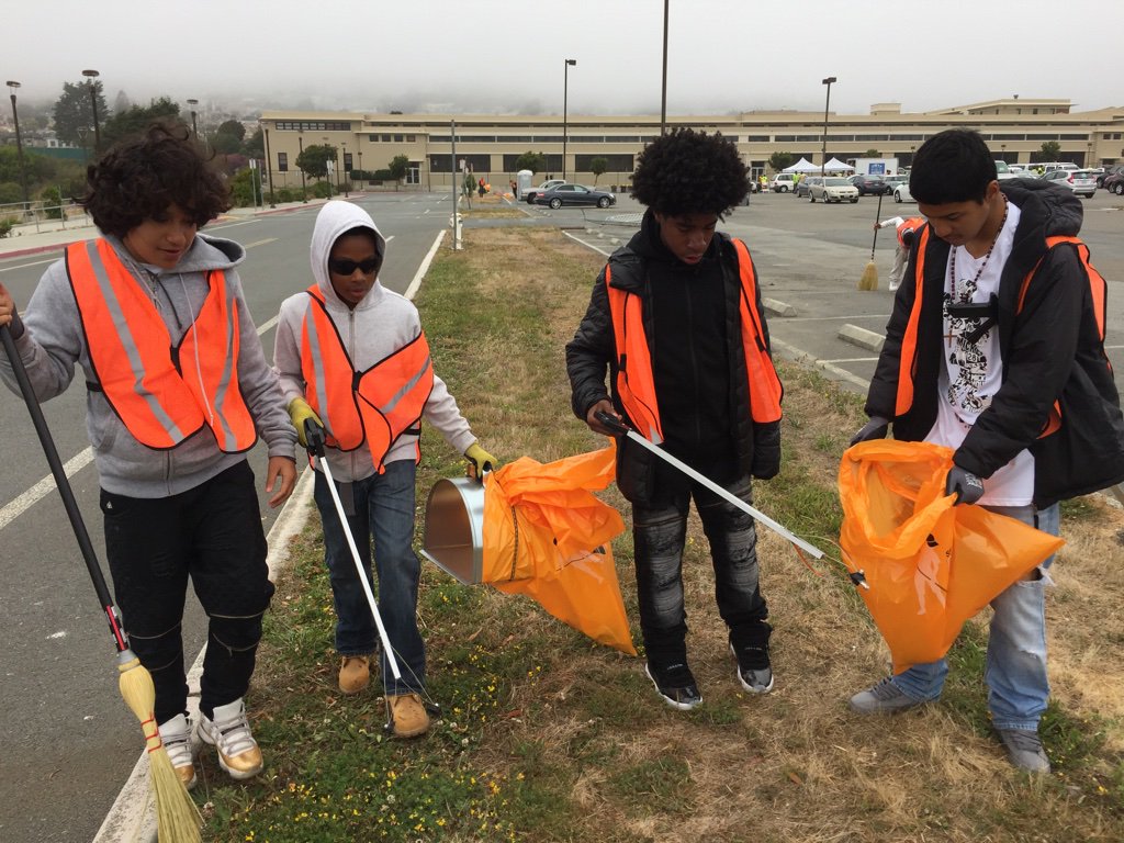 SFGardenProject's tweet photo. GP students D7 Community Clean Team event at CCSF Ocean Campus last Saturday. Thank you for hosting @NormanYeeSF, @OfficialCCSF &amp; @SFWater https://t.co/T6RsIHVmml