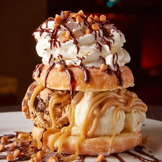 fastdnatesting's tweet image. Ice cream parlour is running out of ice cream. Have a bite here ;)
 #nationalicecreamsandwichday