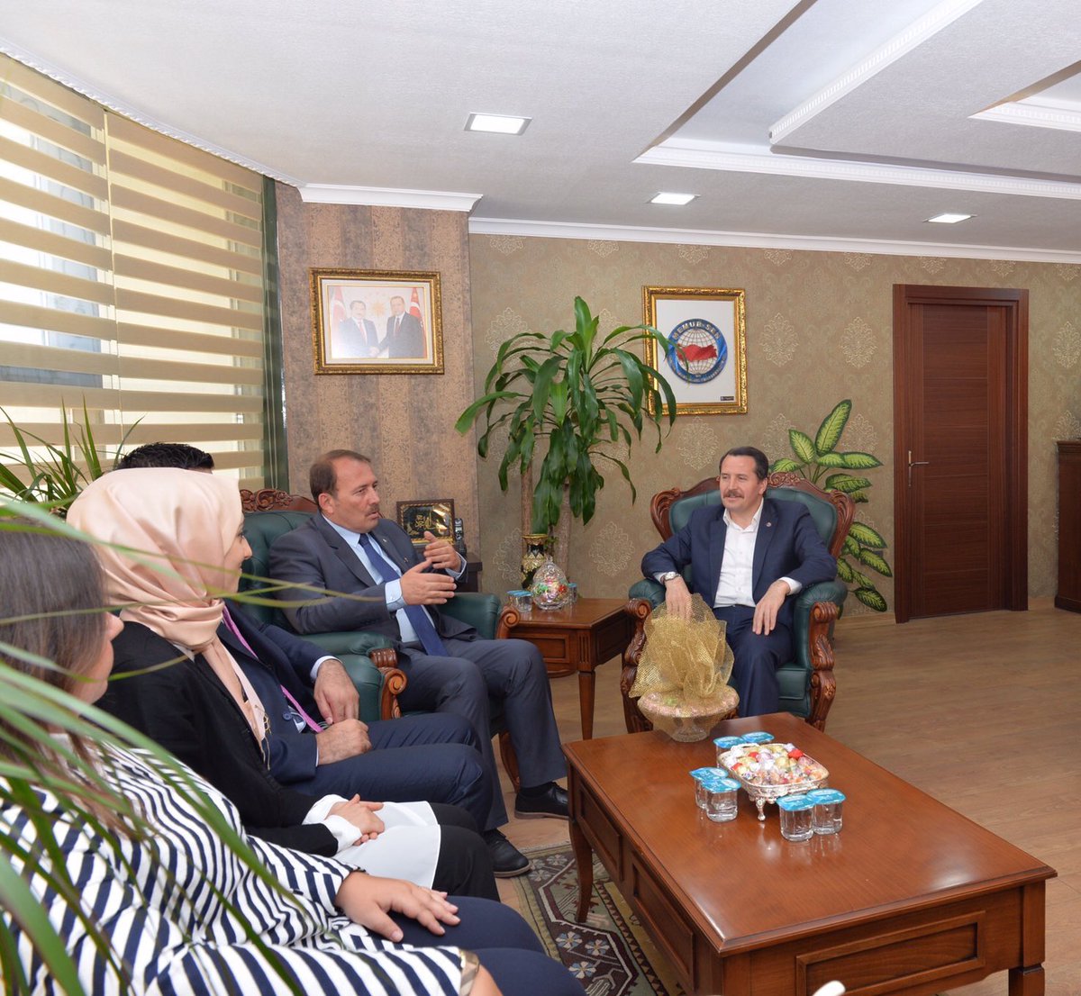 'İstiyoruz ki kamu görevlileri refah sınırında yaşasın'

memursen.org.tr/yalcin-buyuyen…