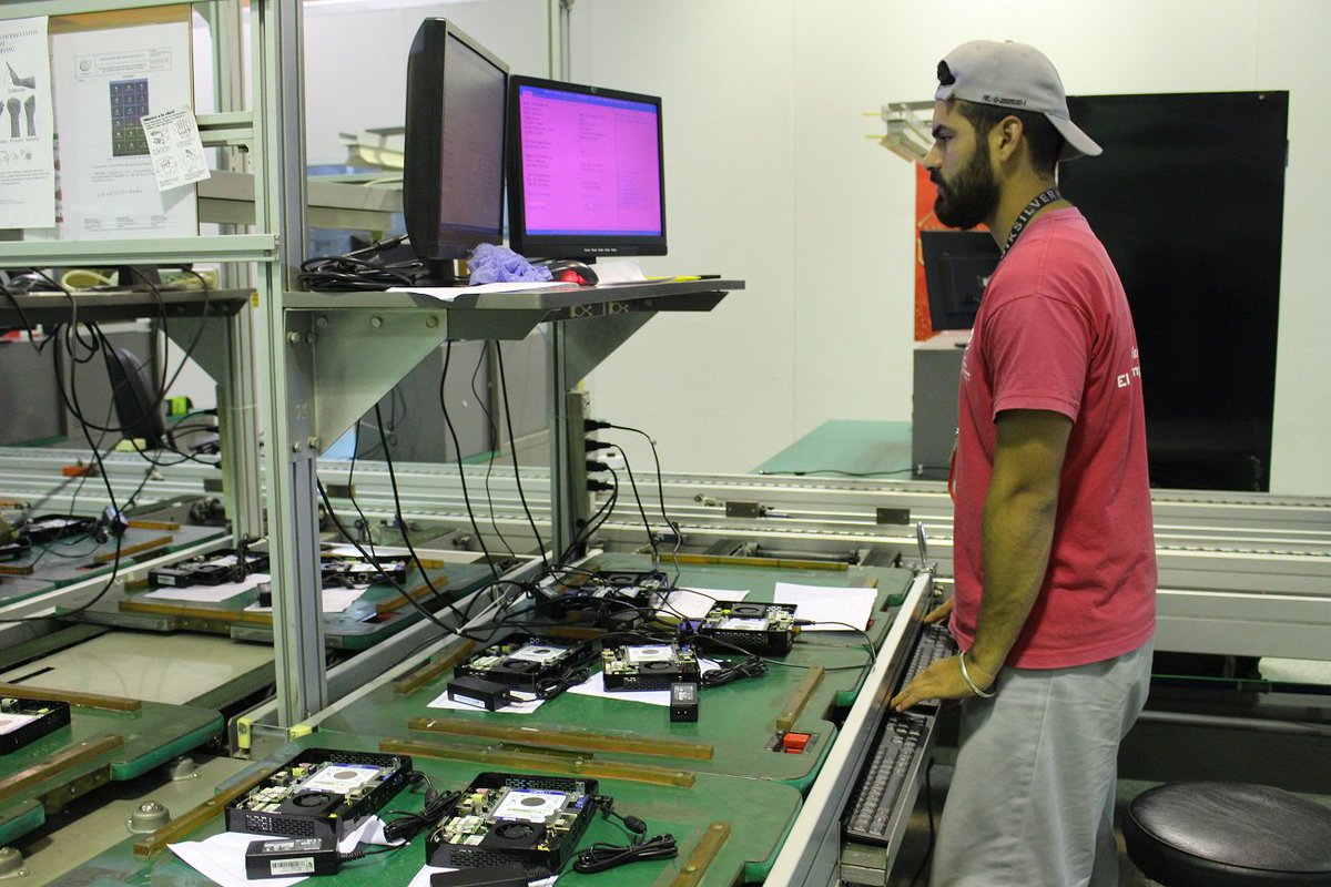 zonfipca's tweet photo. Empresas como @computadorvit instaladas en la Zona Franca de Paraguaná,  en cumplimiento con proceso de producción #Zonfipca #Supervisión https://t.co/tvGnVzrLnS