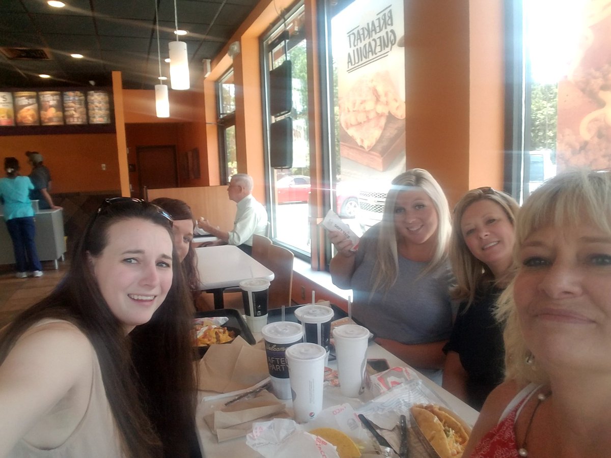 dizzyblonde99's tweet photo. #mseteach #librarycrew #whatrepresentsus #cheapfood https://t.co/TXaCvuOQul