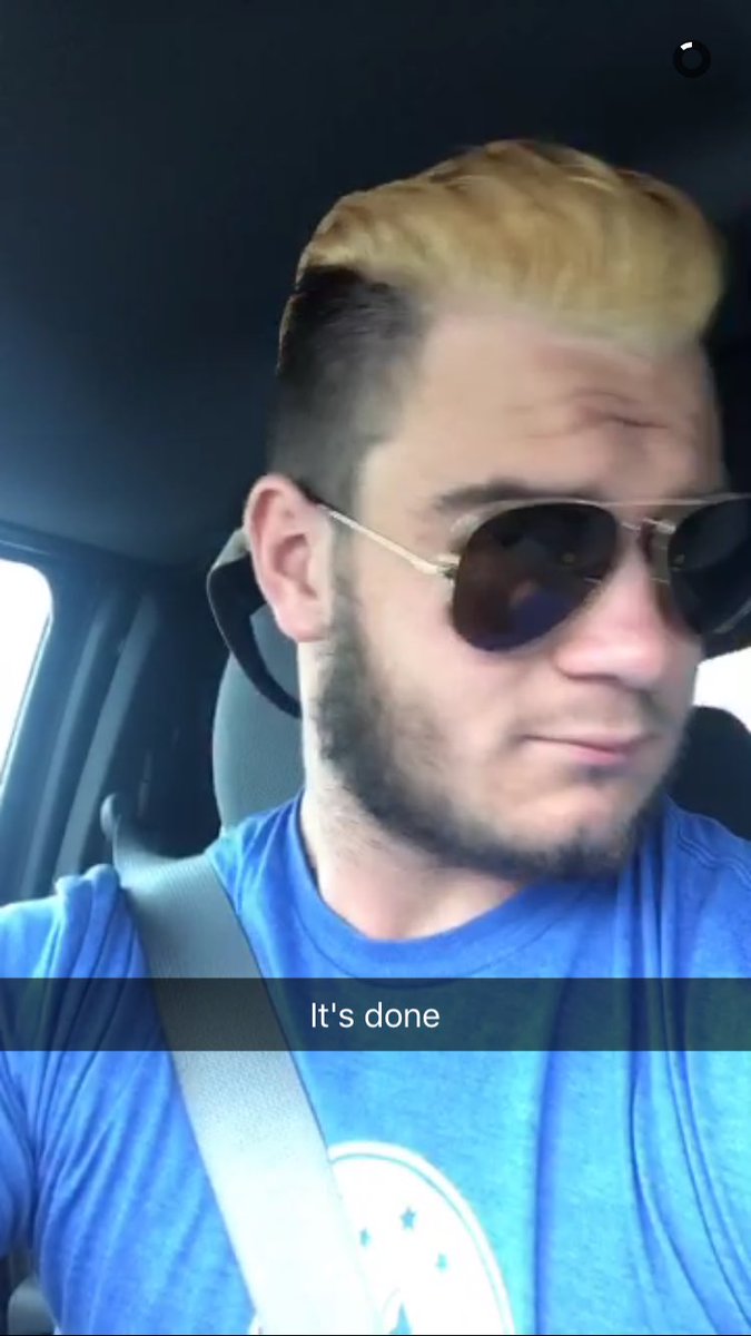 bredt_57's tweet photo. RT for @willmullins52 Favorite for @MileyCyrus https://t.co/WqZWsUm2xR
