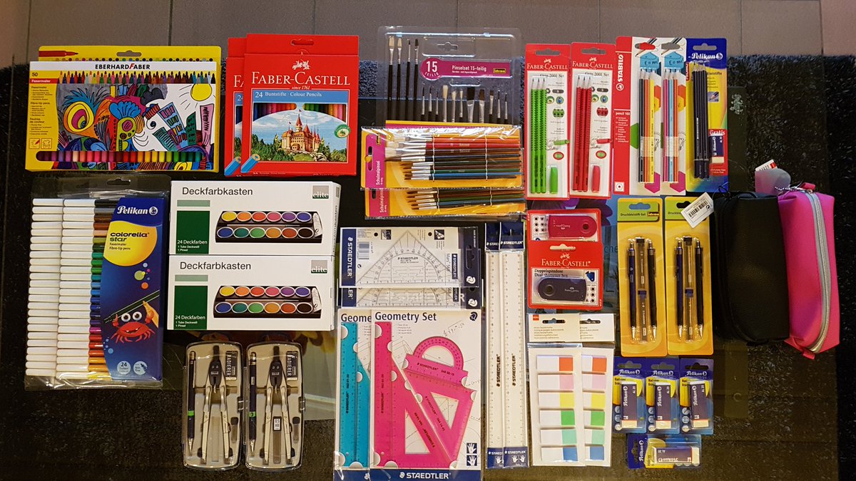 CallMeLaeks's tweet photo. Hallo 100€ #Schulkram https://t.co/0QRnlI1tPT