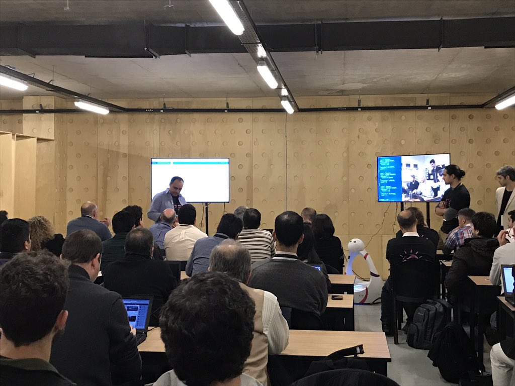 Jimemoli's tweet photo. #WatsonIOT en RTE presentando a EMMA #TechieIBM https://t.co/Aw9IWfzz3V
