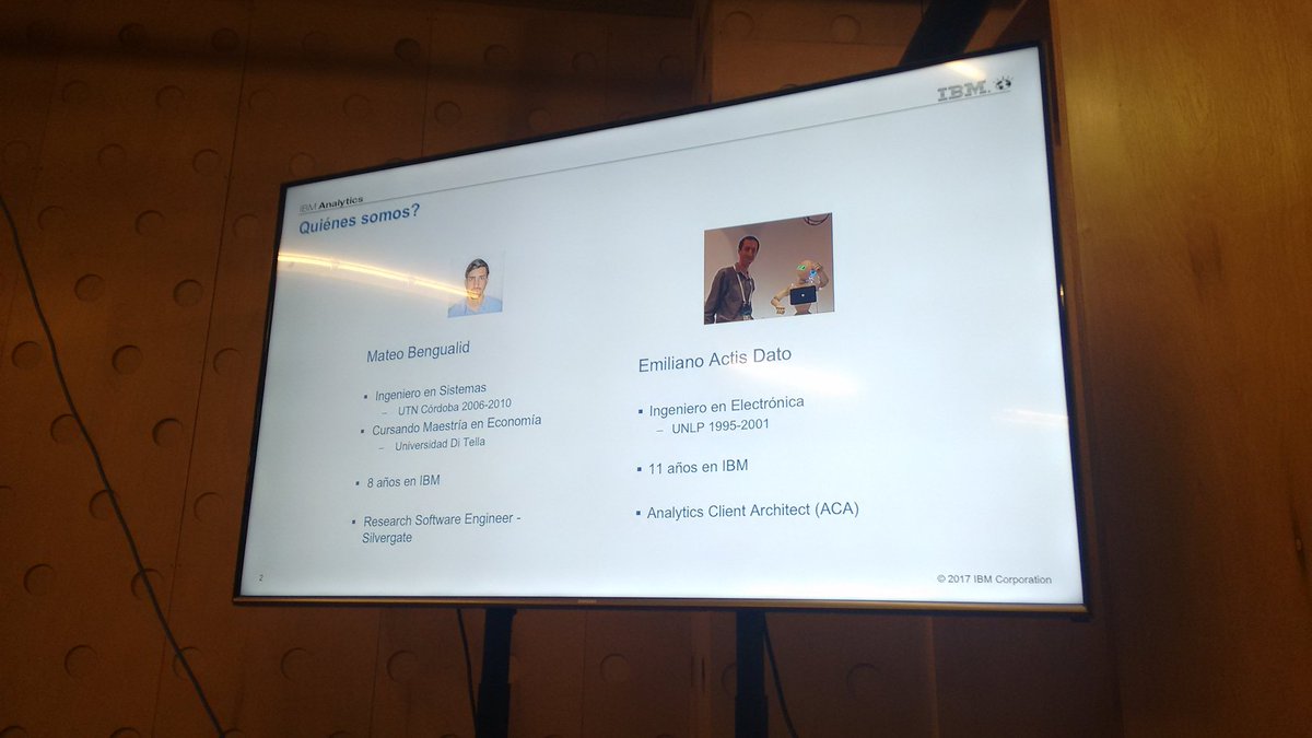 lanzamariela's tweet photo. Se viene @one_twit_wonder con @emiactisdato en el lab "De los datos a la nube" en el RTE #TechieIBM https://t.co/bcuwy66w7H