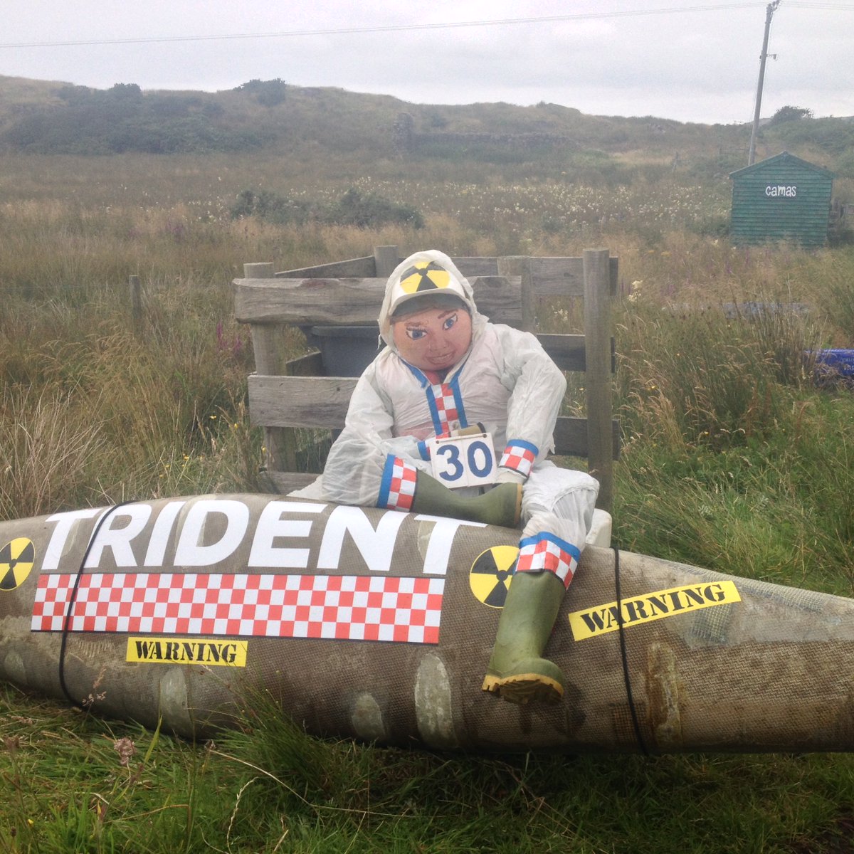 We'd like to reassure you that both Gillian &amp; the nuclear missile are safe &amp; well despite last nights ESEasterlies in #Argyll. <a href="/BunessanShow/">Bunessan Show</a>