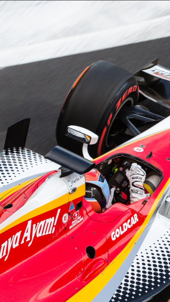 BoschungRalph's tweet photo. WIN , the pair of white Sparco gloves I drove this first half of @FIA_F2 Season. 

RT &amp; Like this picture. 

Good luck 🍀 😉 https://t.co/L4BaWjZcqP