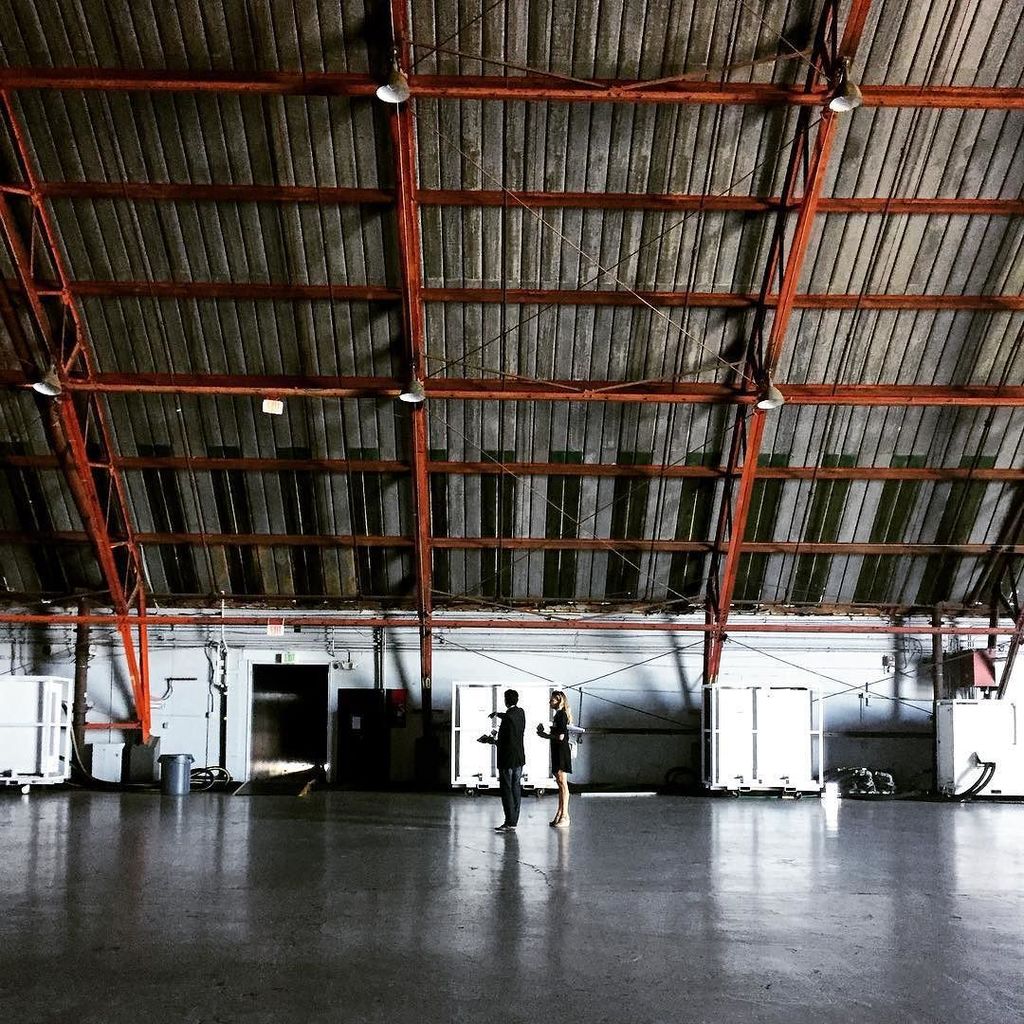RGLive_Events's tweet photo. Ready to transform this blank canvas into something spectacular for The EMA Awards! #green4ema #barkerhangar https://t.co/SbvxjGVzNA