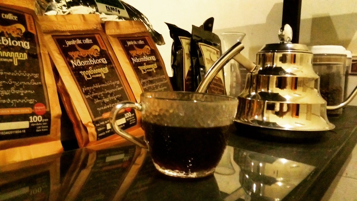 GenkKobra's tweet photo. Seduh Kopi Sendiri di Rumah "KOPI NDOMBLONG PREMIUM special " 100gram  #limitedEdition #AGUSTUS  Rp.75ribu https://t.co/NqjjRwEsMZ https://t.co/VtROkYh03l