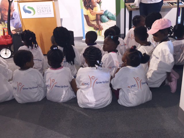 ZorayaSuarezPNC's tweet photo. Annual report @DonorsChoose welcomes @HeadStartgov classrooms. Help a #preK teacher today. #PNCGrowUpGreat. https://t.co/T5wTRoA4eM https://t.co/LBkCSEOp7P