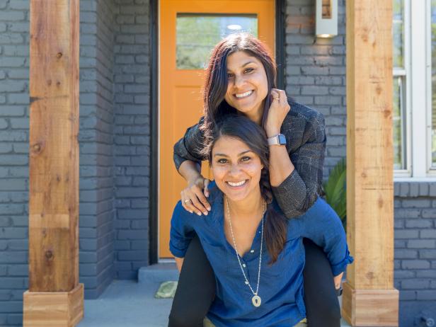 coolfirestudios's tweet photo. The #ListedSisters are going live on @HGTV's Facebook page at 8/7c TONIGHT ahead of the NEW episode at 11/10c. Ask away! https://t.co/2rL9xN8aIp