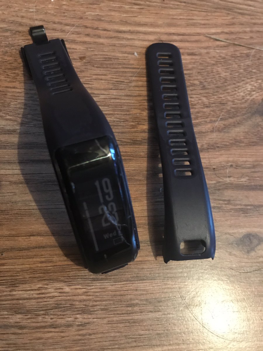 emilylwarner's tweet photo. @GarminUK bought this watch in December 2015. The screen cracked in April and now the strap has fallen off!! #shouldhavegotafitbit https://t.co/oBp81QJolX