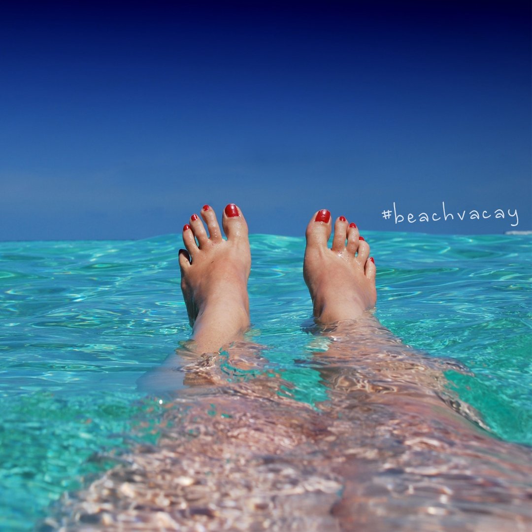 MoonRiseMarket's tweet photo. Me in a few weeks on #BeachVacay! Well kinda... the water won't be like that b/c it's Michigan, but still psyched! Any beach tips to share? https://t.co/hPmQLFCuWa