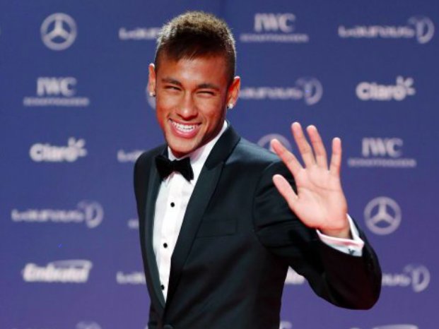 Sporf's tweet photo. Neymar's contract at PSG:

💰 Year: £30.93m
💰 Month: £2.39m
💰 Week: £596k
💰 Day: £85.1k
💰 Hour: £3.4k
💰 Min: £59.1
💰 Second: 99p

Insane 😱💰 https://t.co/GZd4qXgTDq