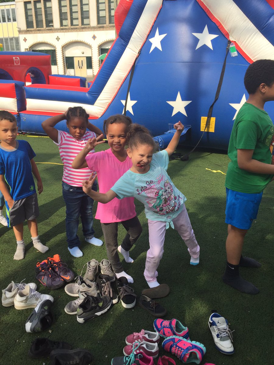 McK_SummerPlus's tweet photo. It's FUN DAY! #NPS #NPSELT  #Newark #NJ #NewJersey #SummerFun  #ELT 
@ELT_Newark https://t.co/2Acy51Rmxz