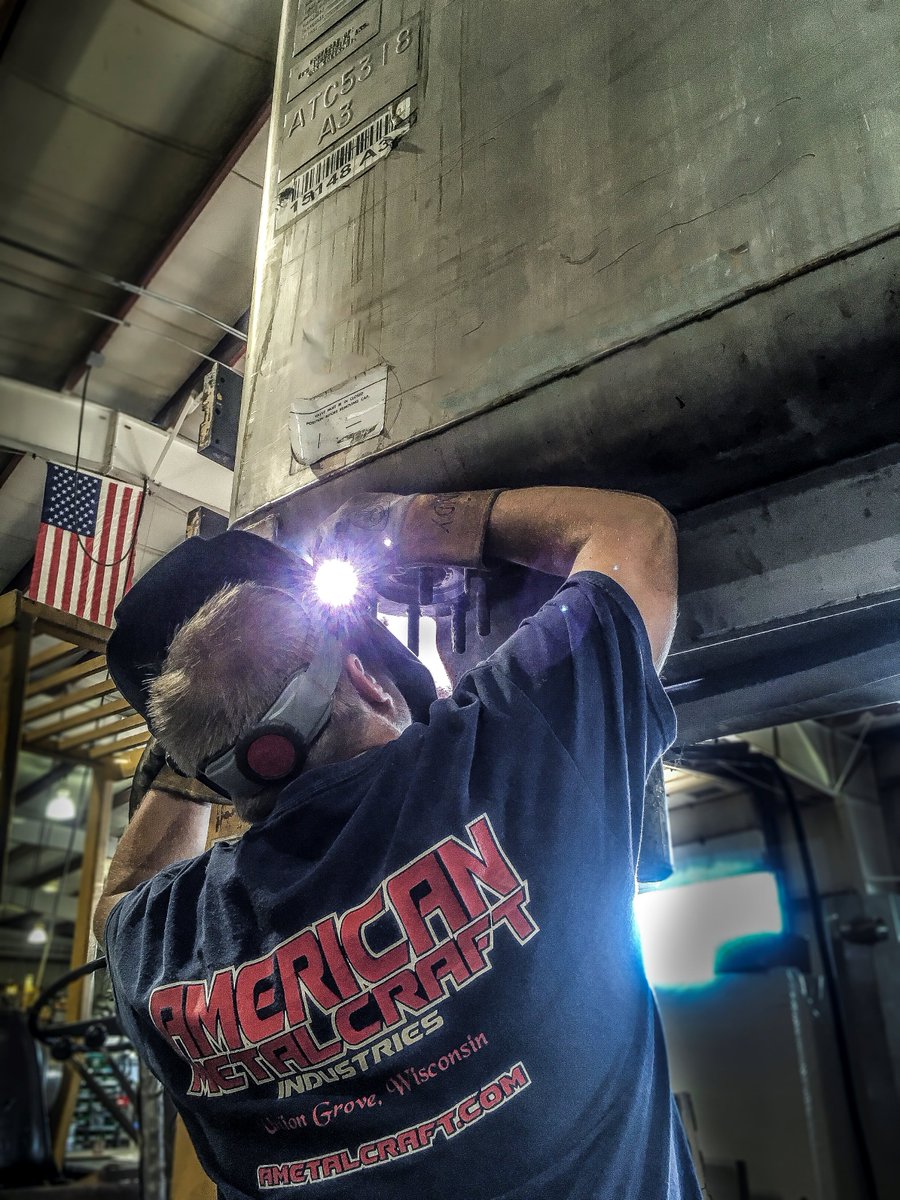 AmMetalcraft's tweet photo. One of today's projects: Welding a bunch of stainless steel product totes for one of our customers. #welding #stainless #metalfabrication https://t.co/io1Q91asBa