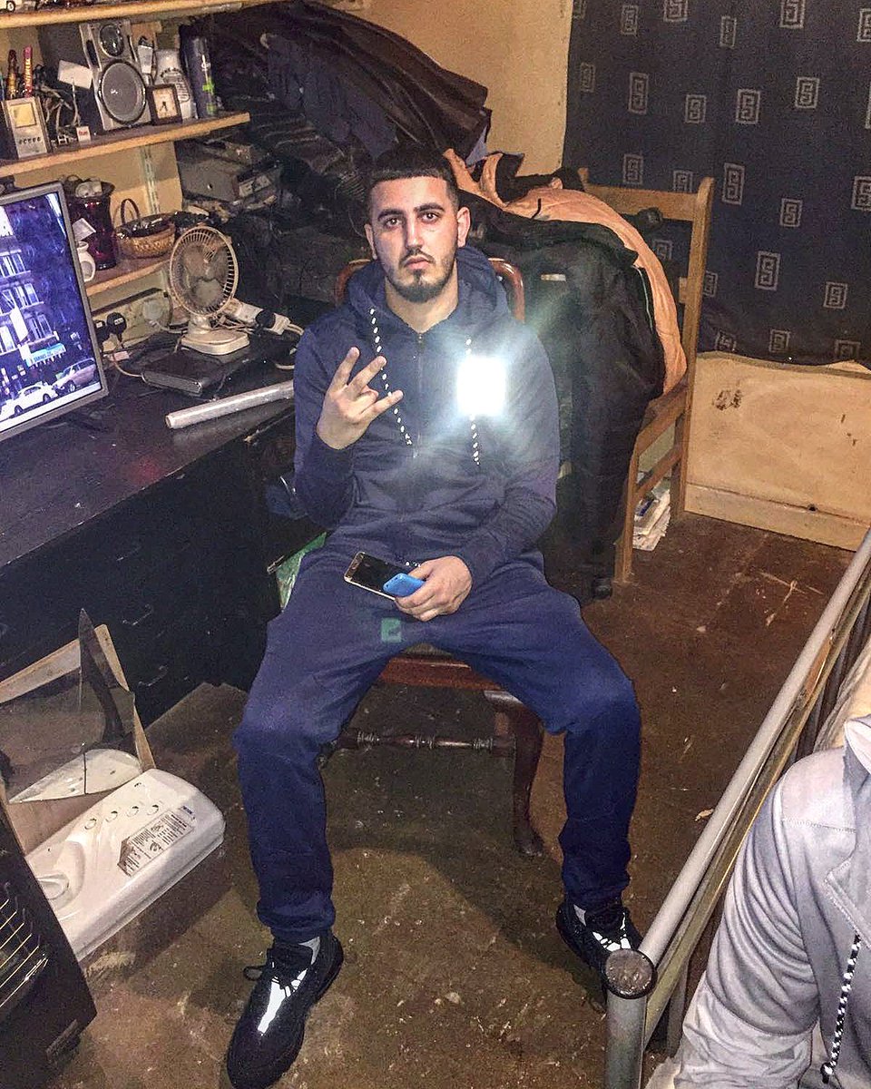 UzyCf's tweet photo. Take Risks🤘 https://t.co/2Ibq3hrQEY