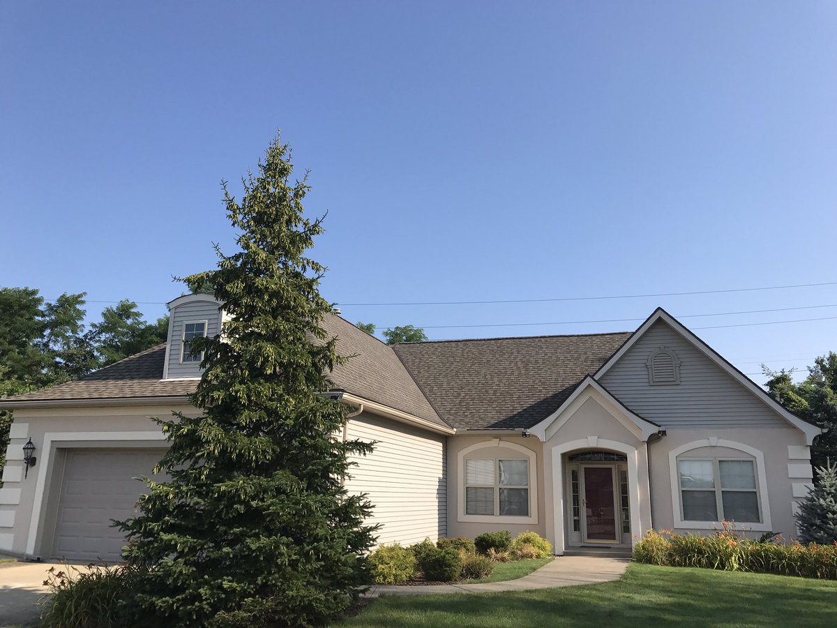4SeasonsChardon's tweet photo. @CertainTeedRoof Landmark Pro Weathered Wood from @willoughbysup installed by @4SeasonsChardon #surestartplus #roofing #integrityroofsystem https://t.co/inY7ZtX9ay
