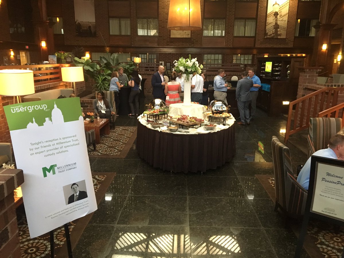 PensionProSoft's tweet photo. Last night @mtrustcompany @Mike_Kelly1204 sponsored a fantastic cocktail reception for our clients. Thank you for your sponsorship! #ImAPro https://t.co/Y5TMGs3fCv