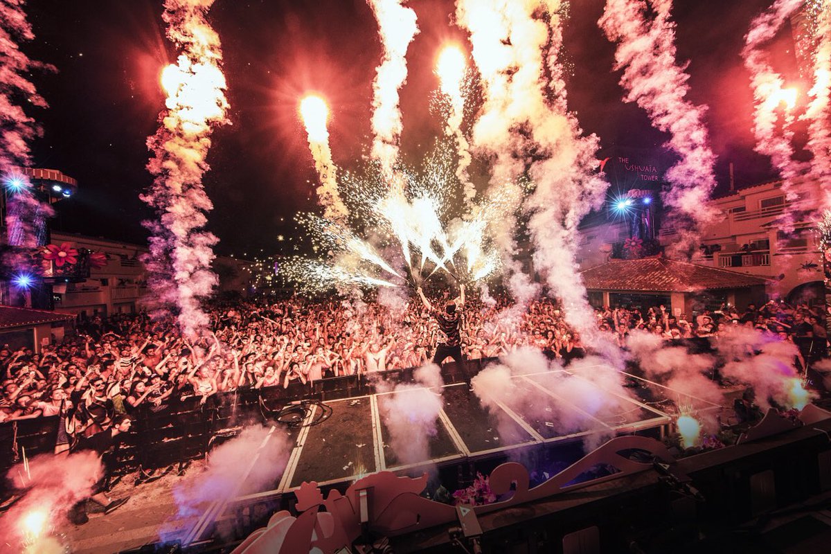 dimitrivegas's tweet photo. Last Night was WILD 🔥🌺 #GardenOfMadness @likemike @tomorrowland @ushuaiaibiza https://t.co/3f5k7KlP8v