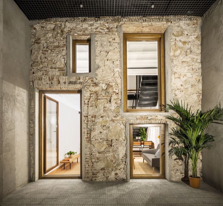 Dapperschoice's tweet photo. La Diana Residence, #Barcelona by RÄS Studio.

#Photography by Adrià Goula. #architecture https://t.co/8Lcu7z9EgH