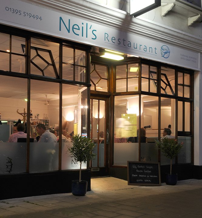 Neils_sidmouth's tweet photo. Good evening #DevonHour, from down here in #Sidmouth. We're a mainly #Seafood restaurant, can we welcome you this summer? #Devon https://t.co/ngeL2bsyem