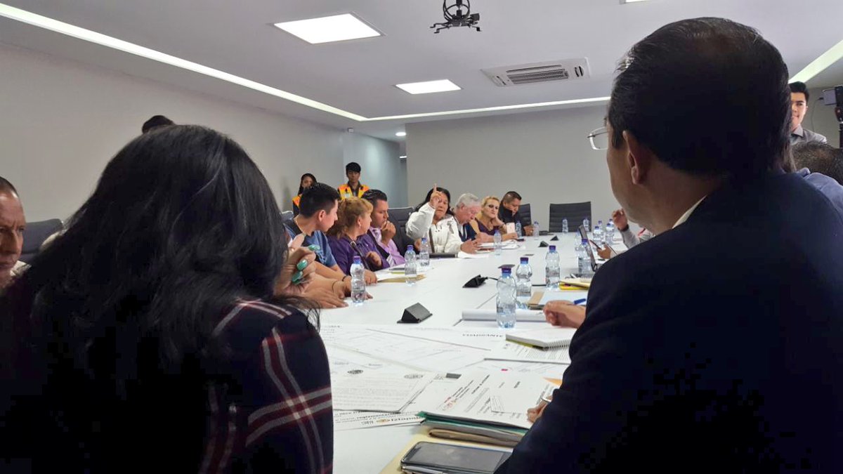 Alc_Iztapalapa's tweet photo. Sigue la transmisión en vivo de la reunión de la Delegada @DioneAnguianoF con líderes del #TianguisTexcoco https://t.co/kGPZP4RE8L https://t.co/gkH6gQbsZj