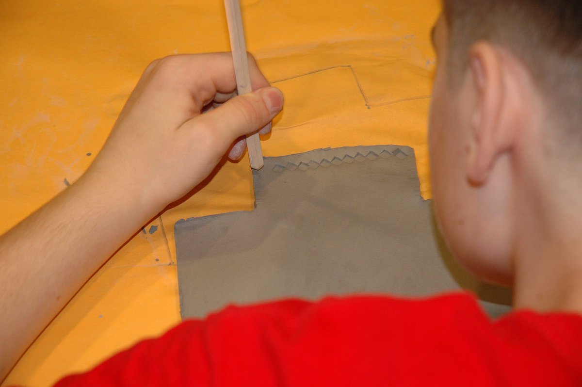 Last week Suzy Hatcher was here helping the kids make their own pottery!