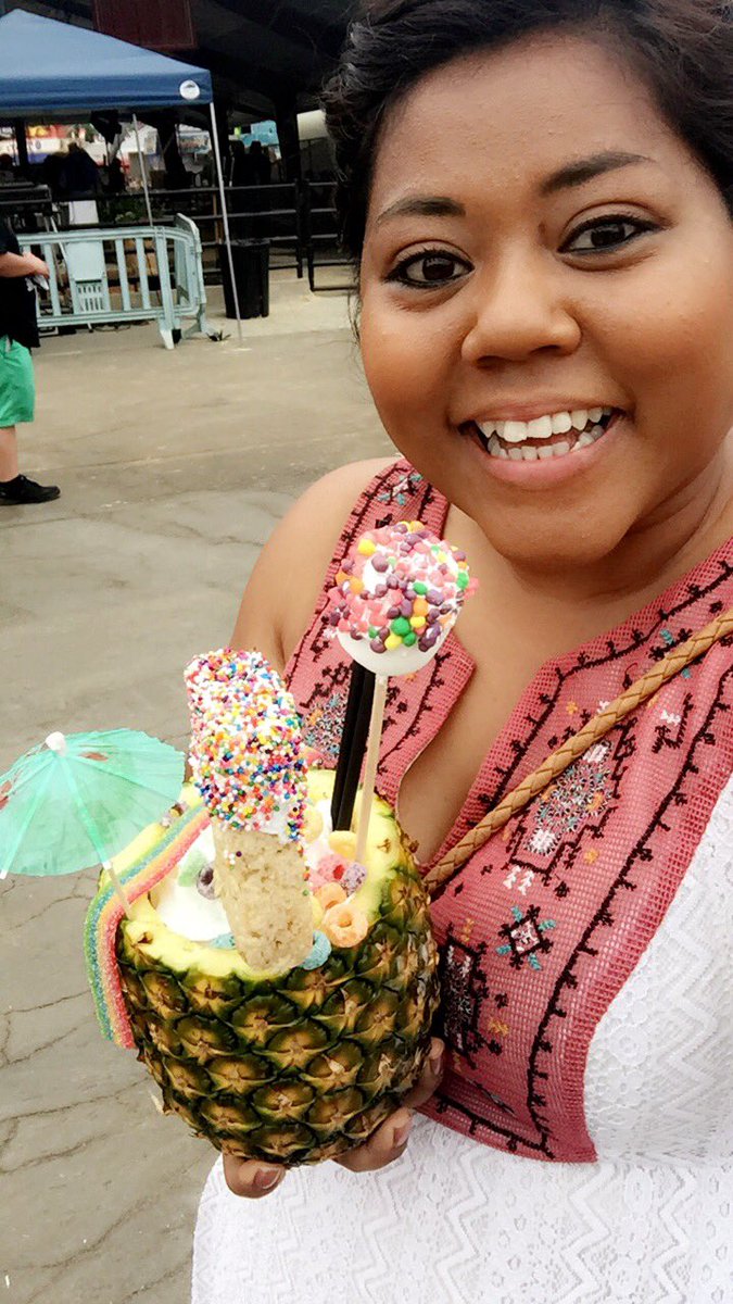 bnopster's tweet photo. .@ocfair Unicorn dreams do come true!! #unicornpineapple #unicorneverything #ocfair #foodie #unicorndrink https://t.co/OArBf9RxZI