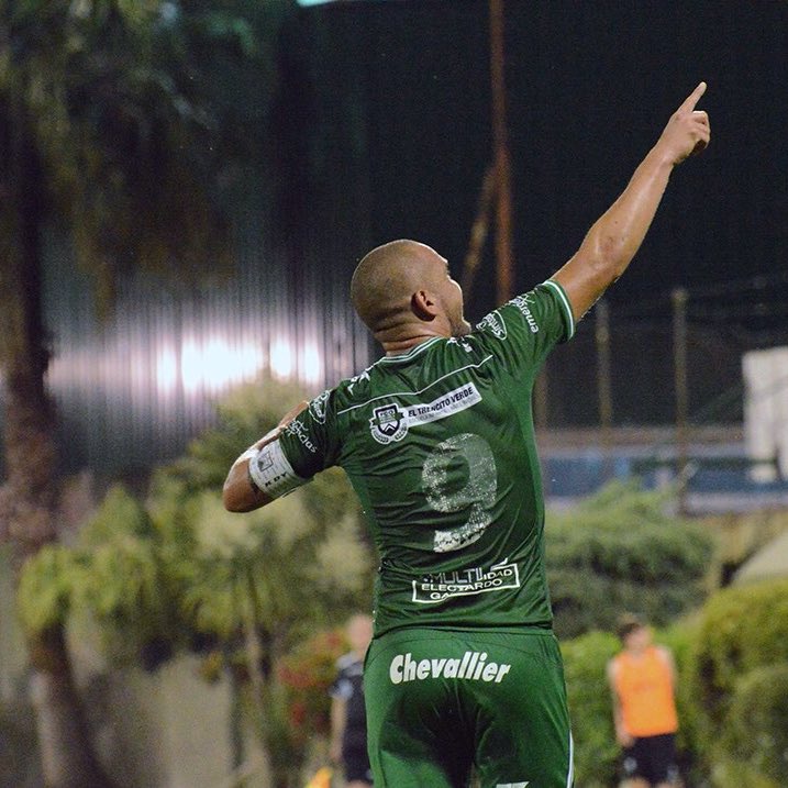 PaluMurray's tweet photo. Solo quedan palabras de agradecimiento, la gente no se olvida de vos. Ferro es tu casa capitán. @PupiSalmeron9 https://t.co/ojHwkOFCFy