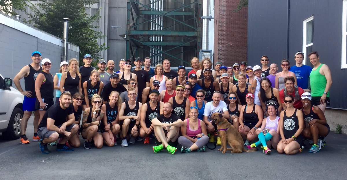 northendrunners's tweet image. streets not safe, but we never run away, even with crews away 🏃‍♀️🏃😻.
.
.
@mtnviewrunners 
#fastfam #samesweat #crewlove #kingsinthenorth