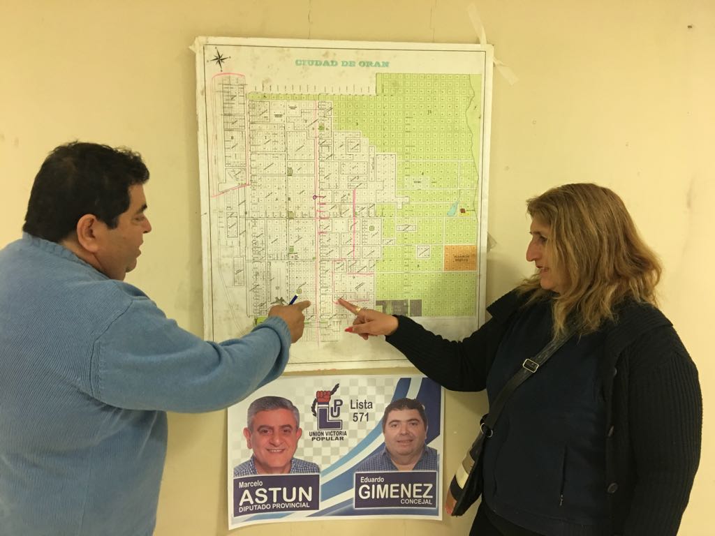 AstunMarcelo's tweet photo. Vamos a visitar a todos los vecinos! 👧👨👩👴👦
#OranElige https://t.co/8igUrgk9Lc