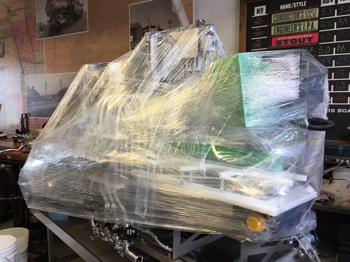 JUNCTION_CRAFT's tweet photo. Q: What will be the first beer on our new canning machine? 
A: Our award winning TRAINSPOTTER Munich Helles Lager 
#BookIt 🚂 #355mL #Lowboys https://t.co/QZ11c8AZ5Z