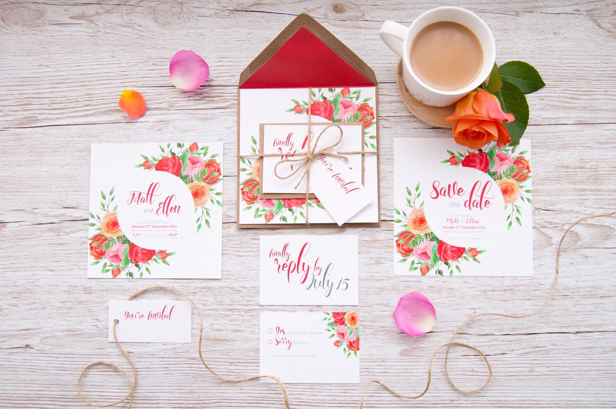 Happy #weddinghour everyone! Here at borrowed and blue design we create beautiful wedding stationery for your big day 👰🏼💍