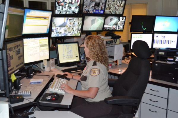joinipsa's tweet photo. The Critical Role of a 911 Dispatcher within a Hostage Negotiation #WebinarWeek #SWAT #Dispatchers #Police https://t.co/x9R3HcDxi3 https://t.co/wy2rrguEIo
