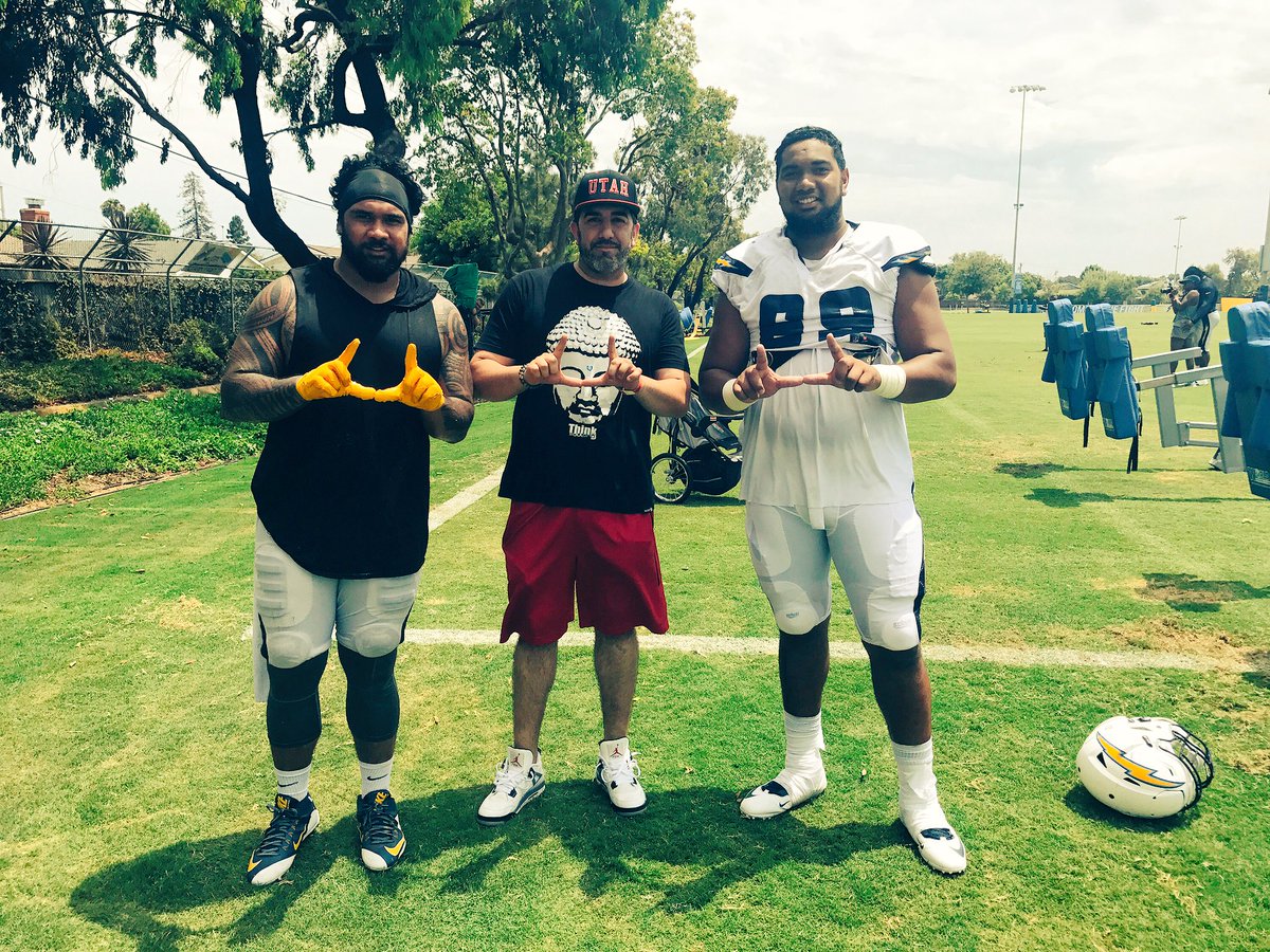 AfghanMarine's tweet photo. Came to the #ChargersCamp to watch the little bro #TennyPalepoi do work! #UBoyz #SamTevi #NFLTrainingCamp @Utah_Football #FOE @mysoulpro https://t.co/vzgri9jnp5
