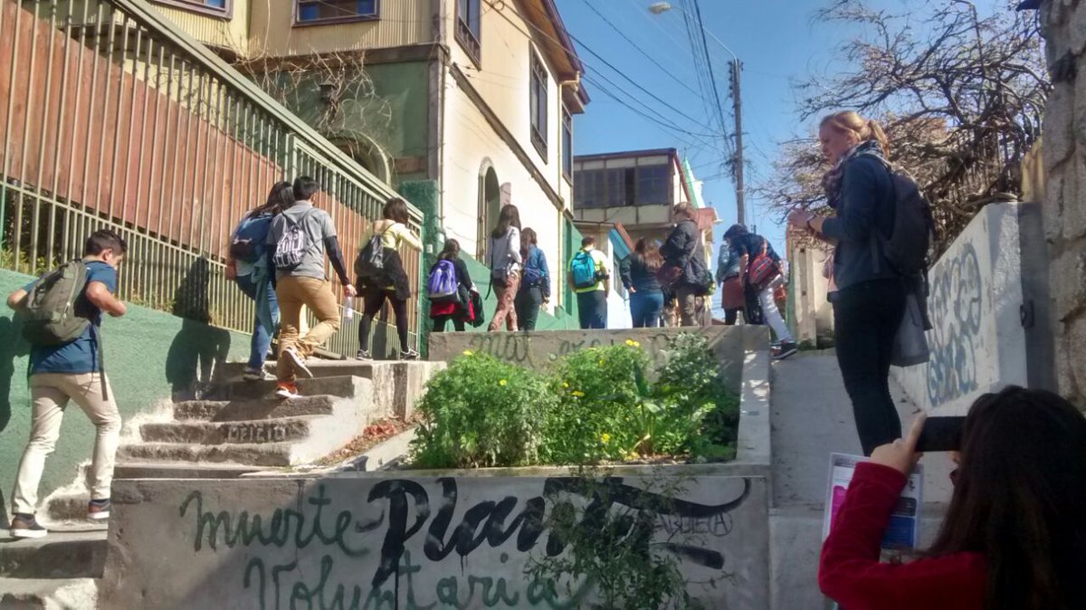 valpoturistico's tweet photo. Una gran participación de la Comunidad tuvimos hoy en nuestros #TourGratuitoalaComunidad 👏👏👏👏 https://t.co/CoXbFZWsdc