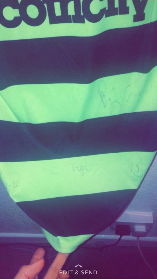 Locatethebox's tweet photo. @FGRFC_Official Deffo Gotta look at getting some more signatures this season. Guiseley away last season 👊🏻 https://t.co/tFNTWeTKFh
