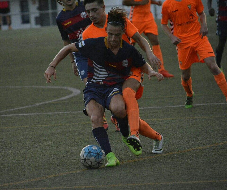 CanyerosCBrava's tweet photo. Ja que el club no ho posa👎 ho posarem nosaltres🙈 Final al #MunicipalDeLlagostera💙❤ @UELlagostera B 0-1 @CFGava_oficial. Fotos: @FlixSancho1. https://t.co/mtx8b3aKvx