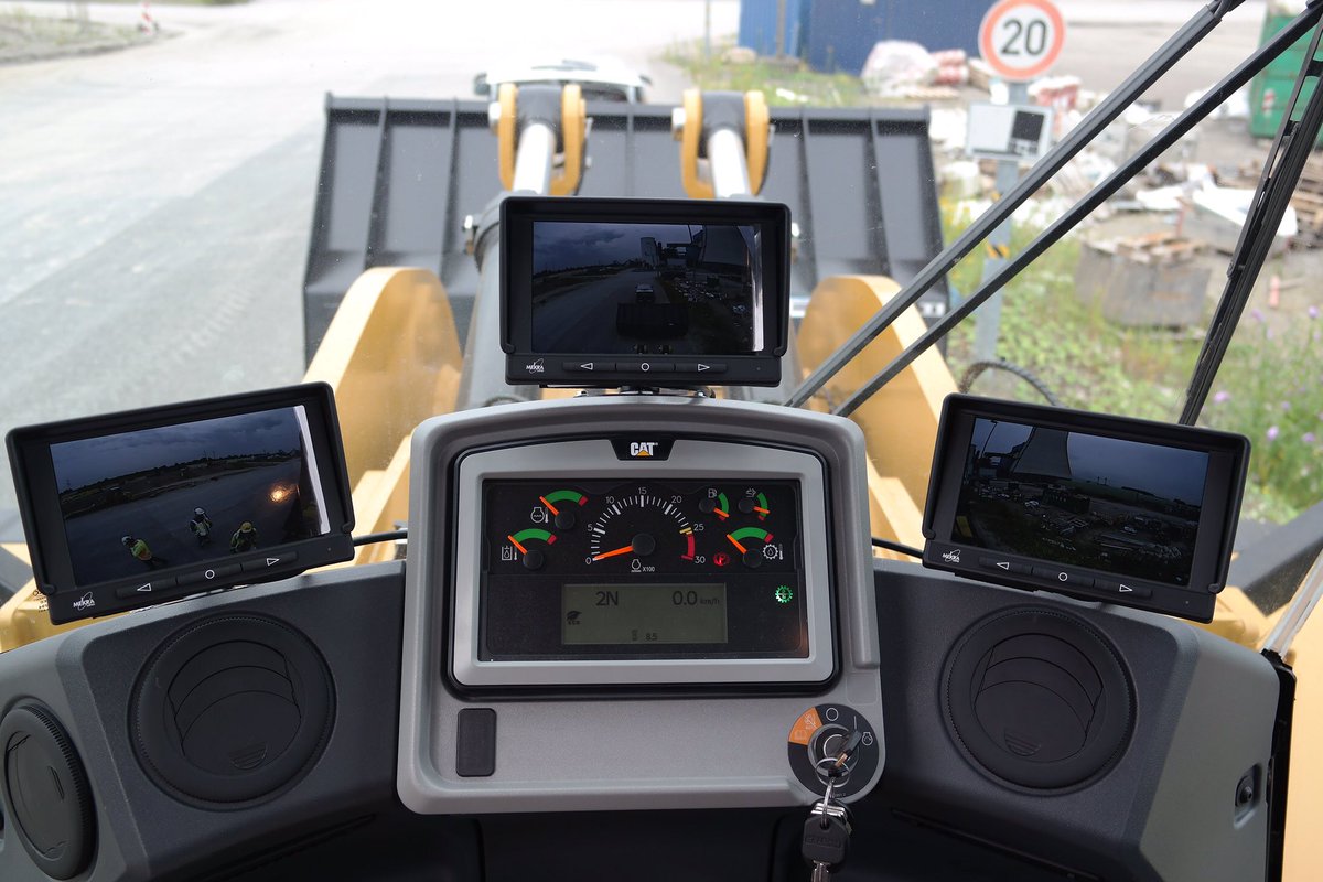 LeifaufSendung's tweet photo. Neuer Mitarbeiter in #datteln4: @CaterpillarInc #980M - ab sofort im Baustellen-Einsatz, ab 2018 im Kraftwerksdienst #Versorgungssicherheit https://t.co/VQFleKxUAk
