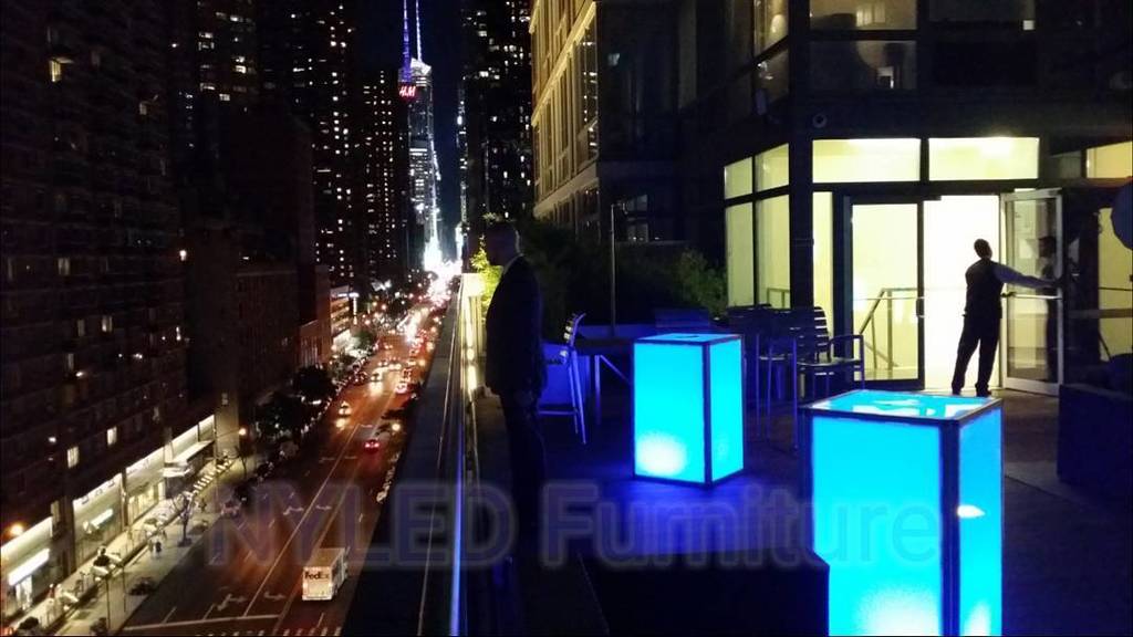 NYLEDFurniture's tweet photo. #rooftopparty in #nyc 
Quality clients make quality parties.
#nyled .
.
.
.
.
#nyledfurniture #manhattan #ledtablerental #ledtables #ledtab… https://t.co/IqZDL7UVjP