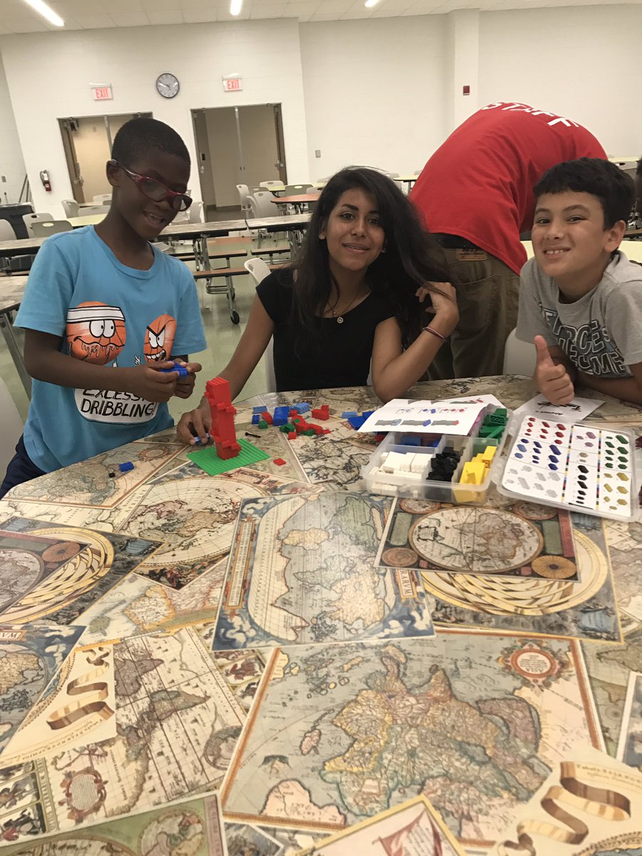 ElliottSummerPl's tweet photo. @ElliottSummerPl @NPSvoices @ELT_Newark @summer_plus @BCB4K Newark summer students exploring #Engineering https://t.co/XVxNnUucqX