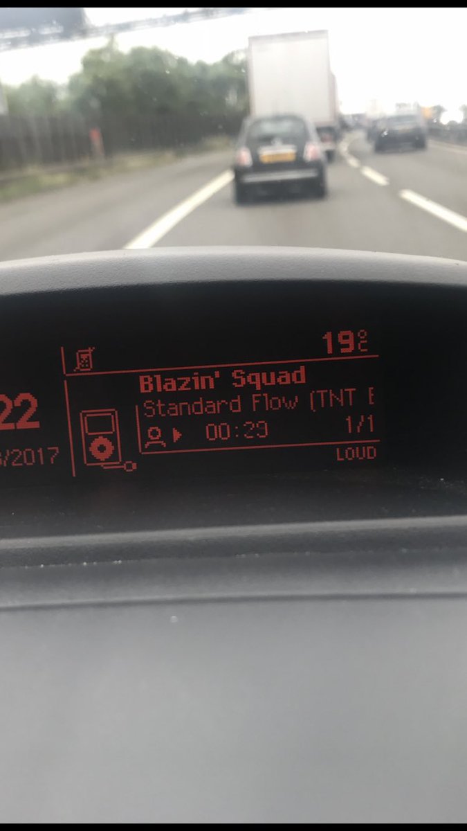 edginton929's tweet photo. @BlazinSquad this is definitely the best tune #standardflow #blazinsquad #truefan https://t.co/yhJq8kDNiI