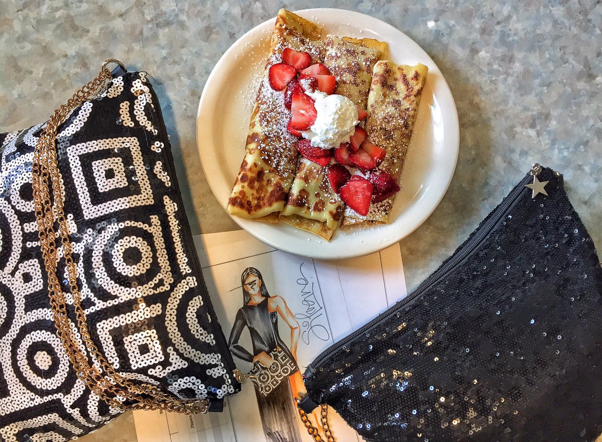 ARIASCouture's tweet photo. Creating... New ideas, new memories 💭✨🍓 @ARIASCouture
.
.
.
#moda #carteras #estilo #food #crepes #AriasModa https://t.co/eEiwE23z1r