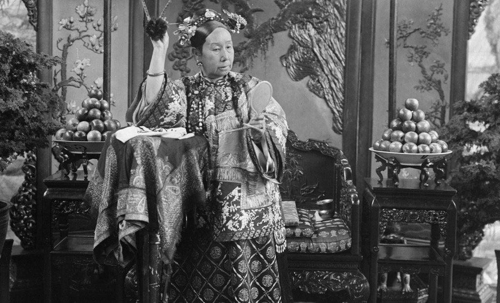 Picture of Empress Dowager Cixi in 1900 